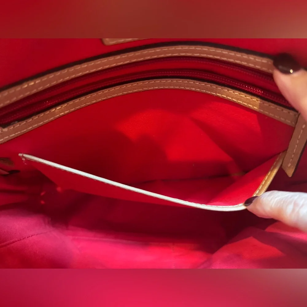 Dooney & Bourke Beige Satchel. like New! EUC. It will never go out of style. - Picture 11 of 16